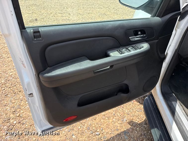 image for item EW4141 2008 Chevrolet Suburban SUV