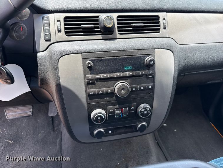 image for item EW4141 2008 Chevrolet Suburban SUV