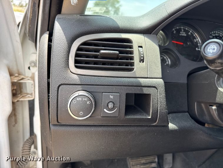 image for item EW4141 2008 Chevrolet Suburban SUV