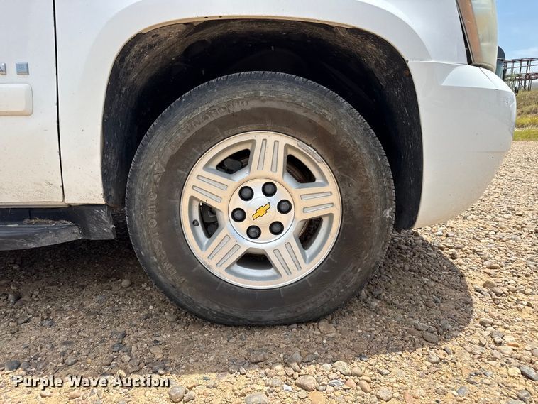 image for item EW4141 2008 Chevrolet Suburban SUV