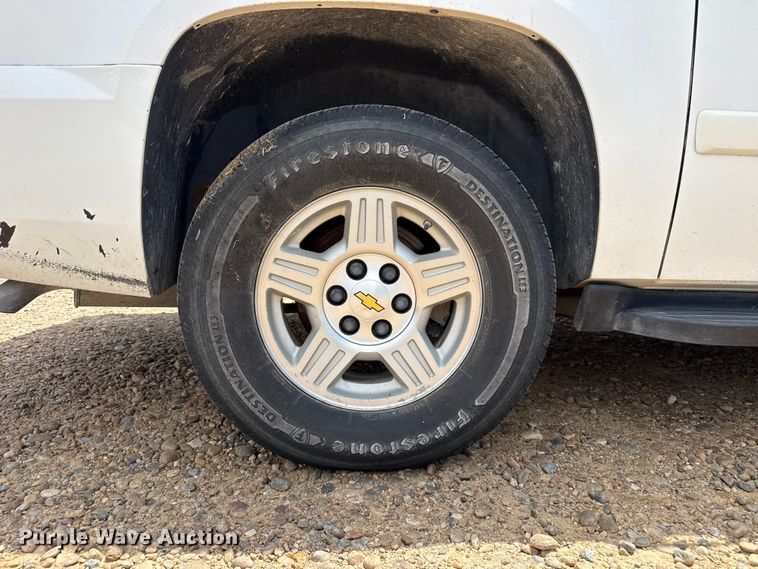 image for item EW4141 2008 Chevrolet Suburban SUV