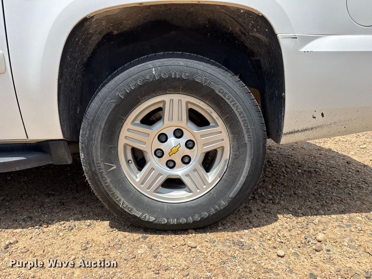 image for item EW4141 2008 Chevrolet Suburban SUV