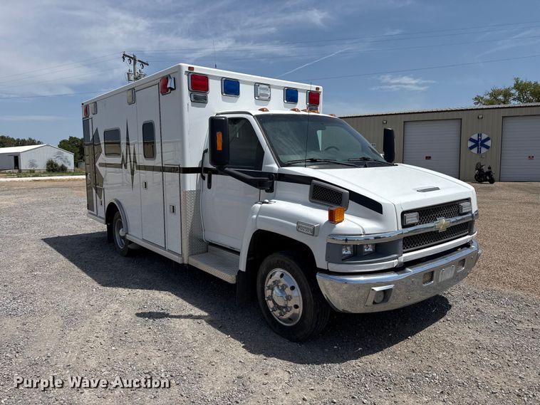 image for item EW4142 2007 Chevrolet C4500 ambulance