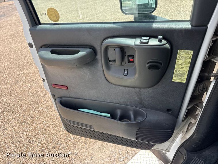 image for item EW4142 2007 Chevrolet C4500 ambulance