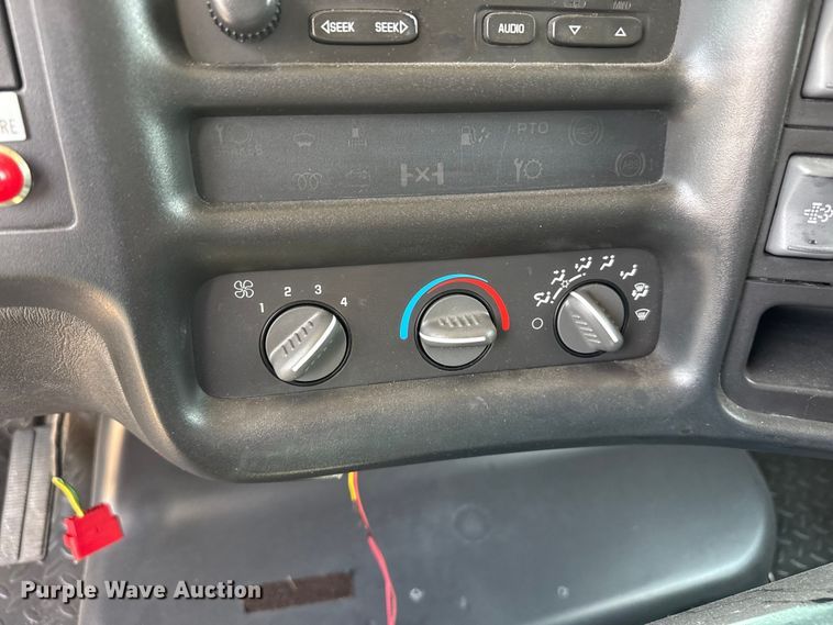 image for item EW4142 2007 Chevrolet C4500 ambulance
