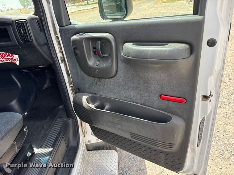 image for item EW4142 2007 Chevrolet C4500 ambulance