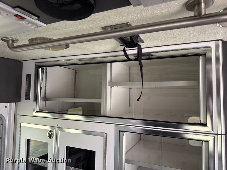 image for item EW4142 2007 Chevrolet C4500 ambulance