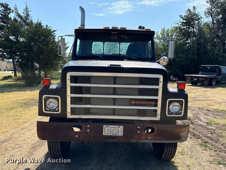 image for item EW4157 1987 International F-2575 semi truck