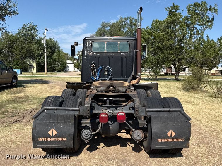 image for item EW4157 1987 International F-2575 semi truck