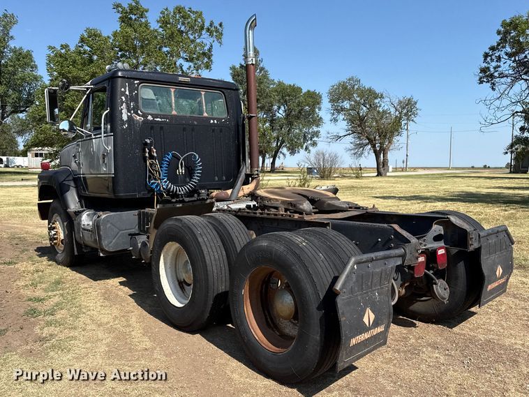 image for item EW4157 1987 International F-2575 semi truck