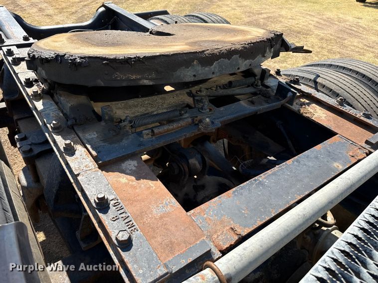 image for item EW4157 1987 International F-2575 semi truck