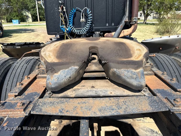 image for item EW4157 1987 International F-2575 semi truck