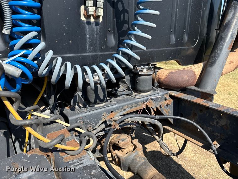 image for item EW4157 1987 International F-2575 semi truck