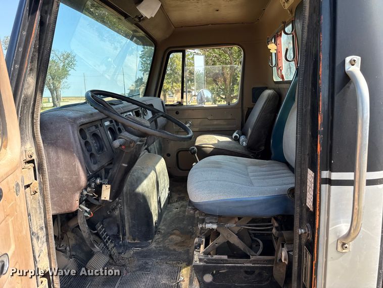 image for item EW4157 1987 International F-2575 semi truck
