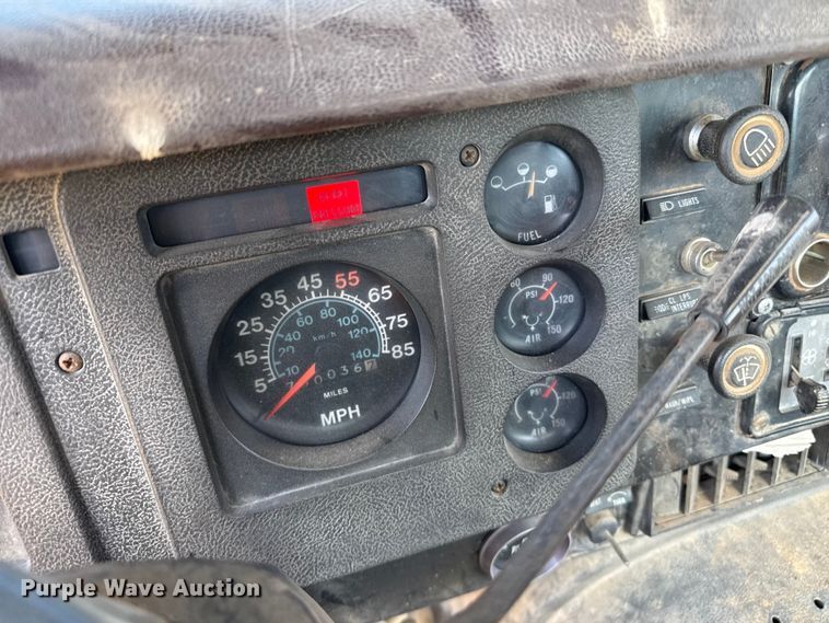 image for item EW4157 1987 International F-2575 semi truck