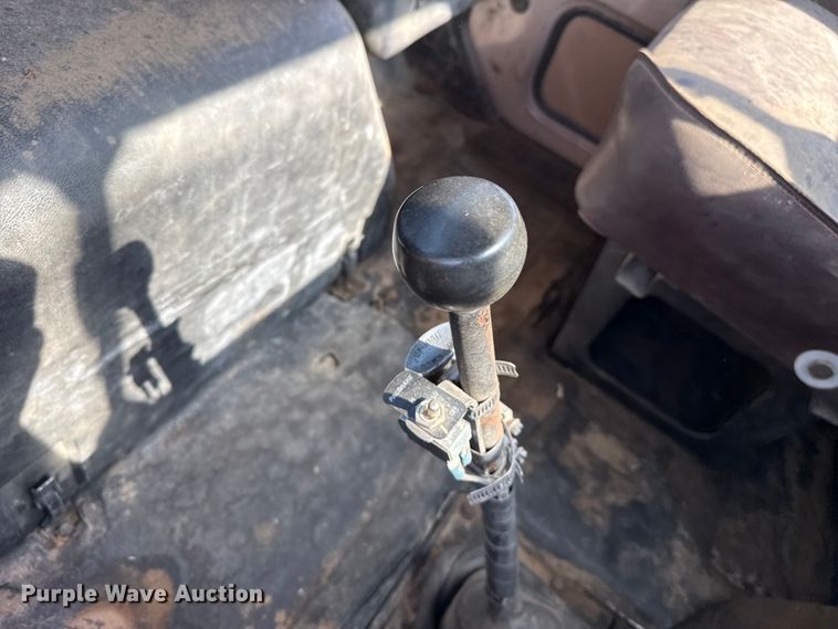 image for item EW4157 1987 International F-2575 semi truck