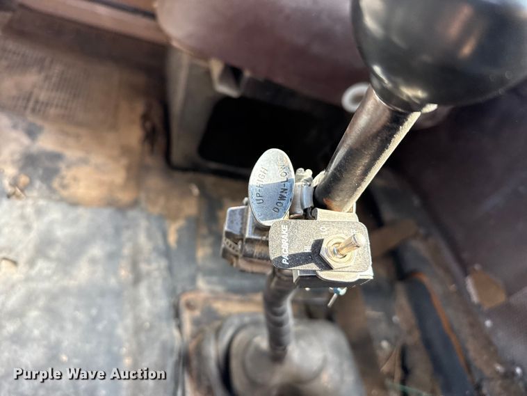 image for item EW4157 1987 International F-2575 semi truck