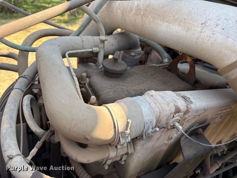 image for item EW4157 1987 International F-2575 semi truck