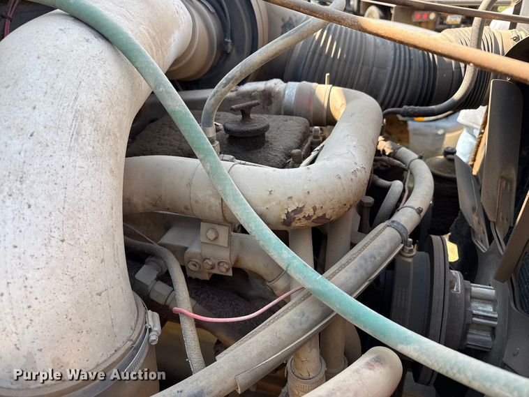 image for item EW4157 1987 International F-2575 semi truck
