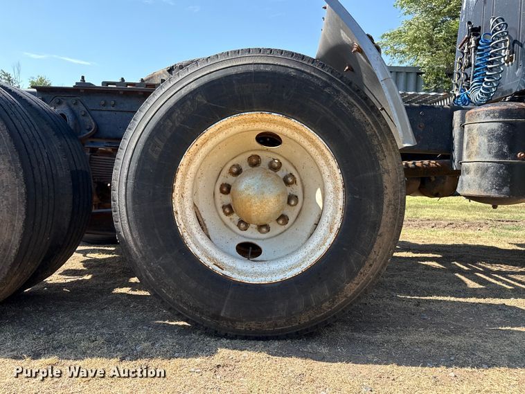 image for item EW4157 1987 International F-2575 semi truck