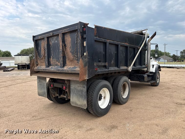 image for item EW4170 2004 International 7400 dump truck