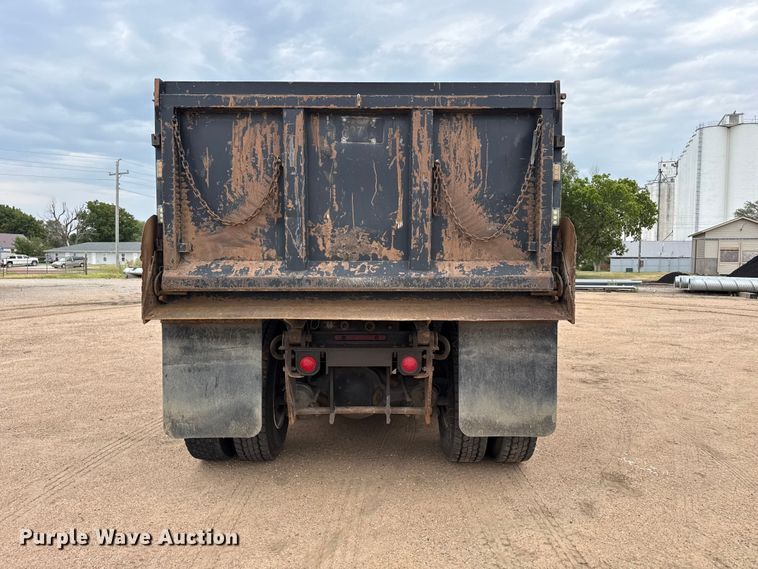 image for item EW4170 2004 International 7400 dump truck