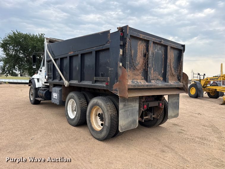 image for item EW4170 2004 International 7400 dump truck