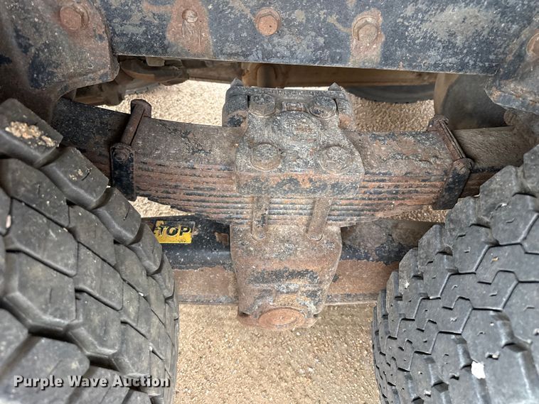 image for item EW4170 2004 International 7400 dump truck