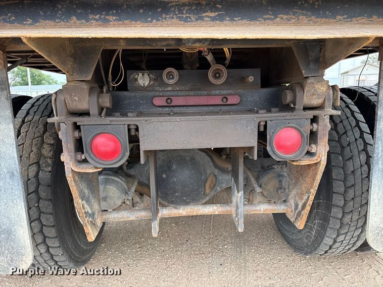 image for item EW4170 2004 International 7400 dump truck
