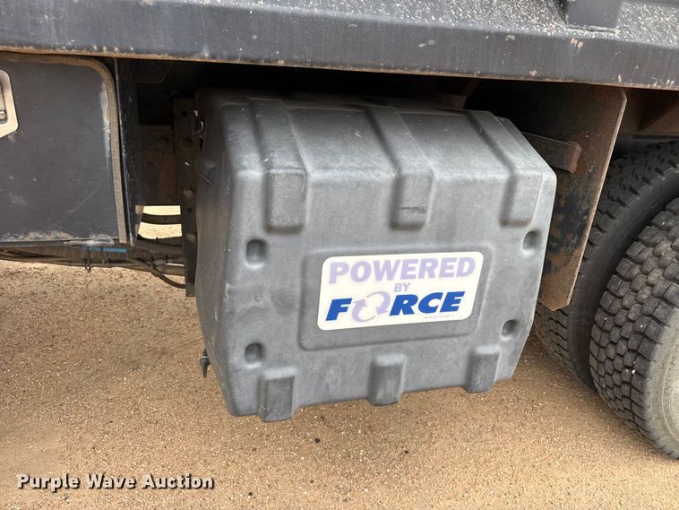 image for item EW4170 2004 International 7400 dump truck