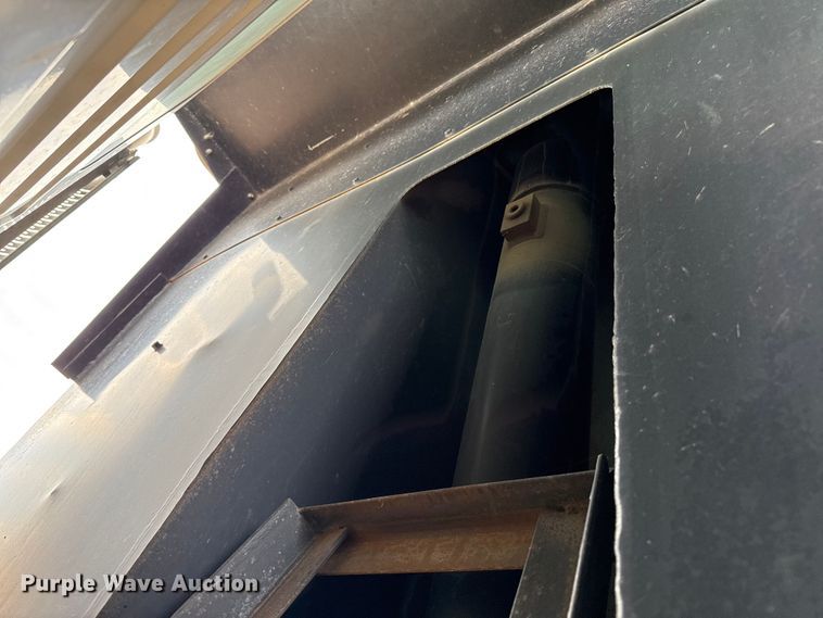 image for item EW4170 2004 International 7400 dump truck