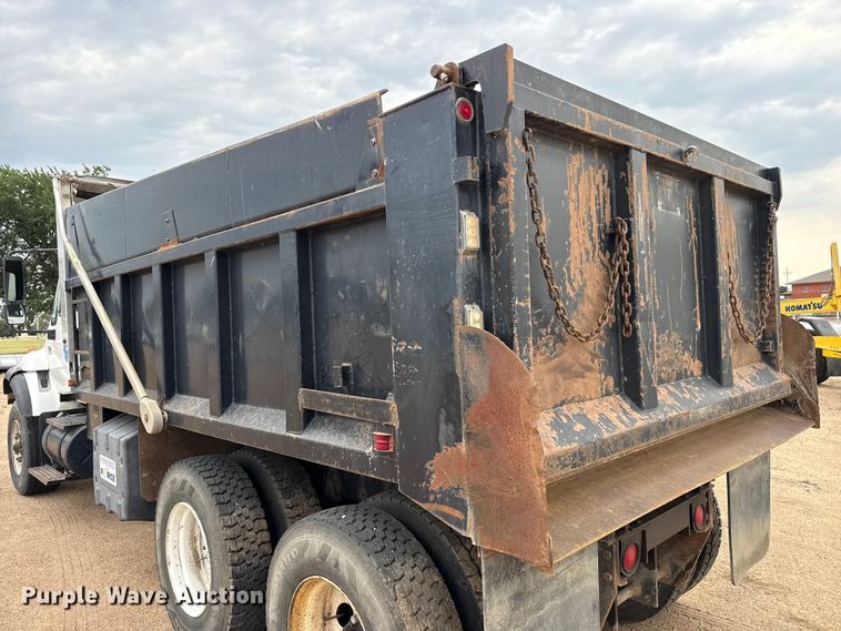 image for item EW4170 2004 International 7400 dump truck