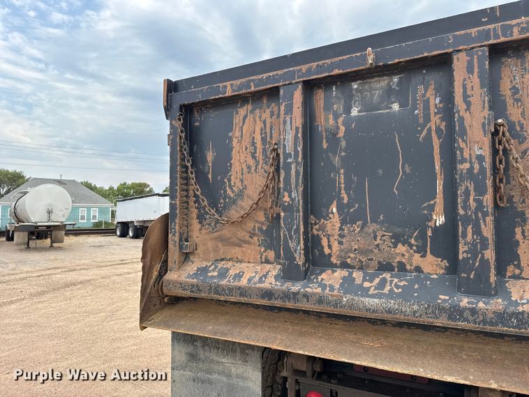 image for item EW4170 2004 International 7400 dump truck