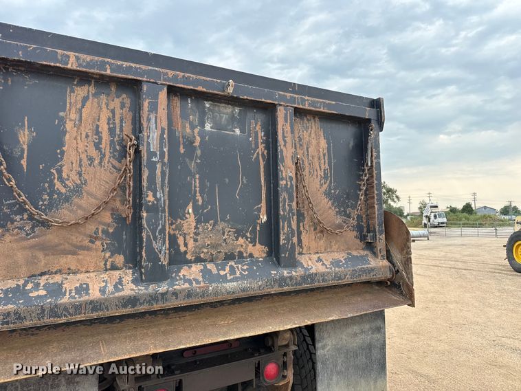 image for item EW4170 2004 International 7400 dump truck