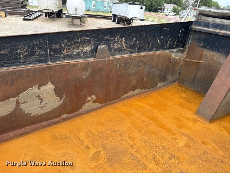 image for item EW4170 2004 International 7400 dump truck