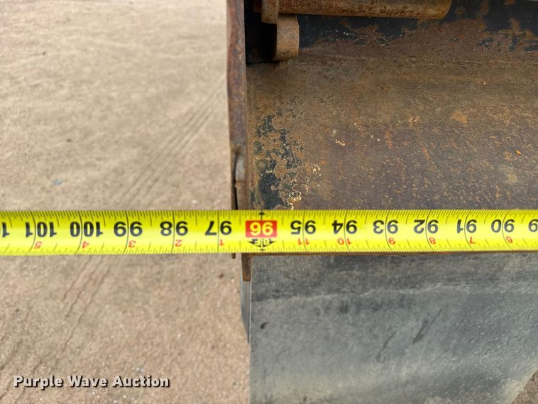 image for item EW4170 2004 International 7400 dump truck