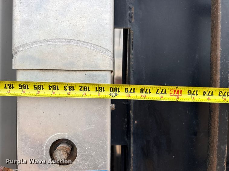 image for item EW4170 2004 International 7400 dump truck
