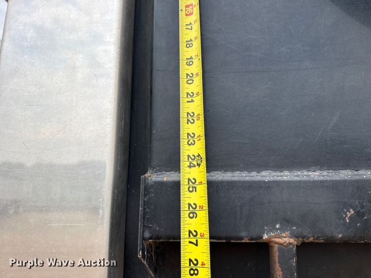 image for item EW4170 2004 International 7400 dump truck