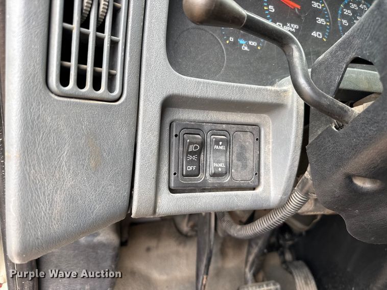 image for item EW4170 2004 International 7400 dump truck