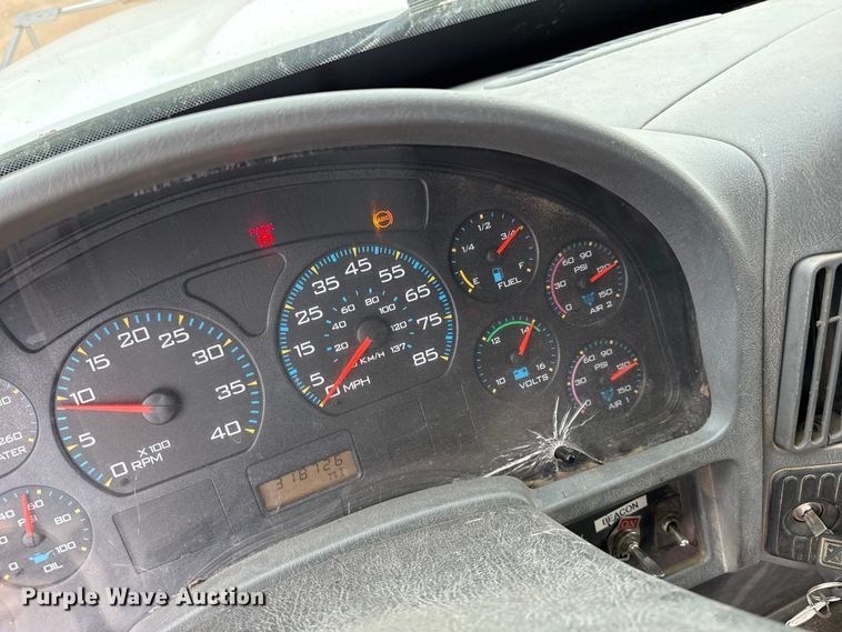 image for item EW4170 2004 International 7400 dump truck
