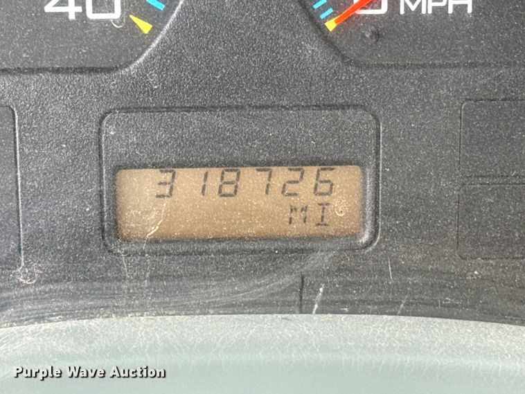 image for item EW4170 2004 International 7400 dump truck