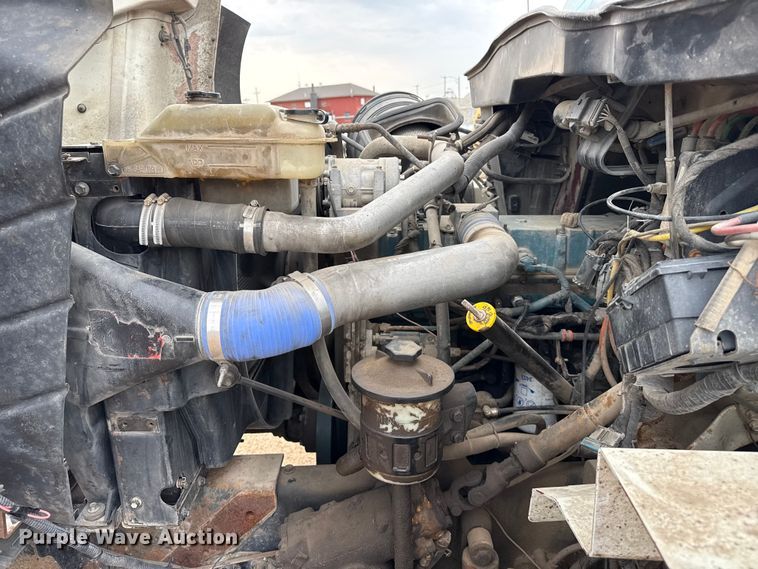 image for item EW4170 2004 International 7400 dump truck