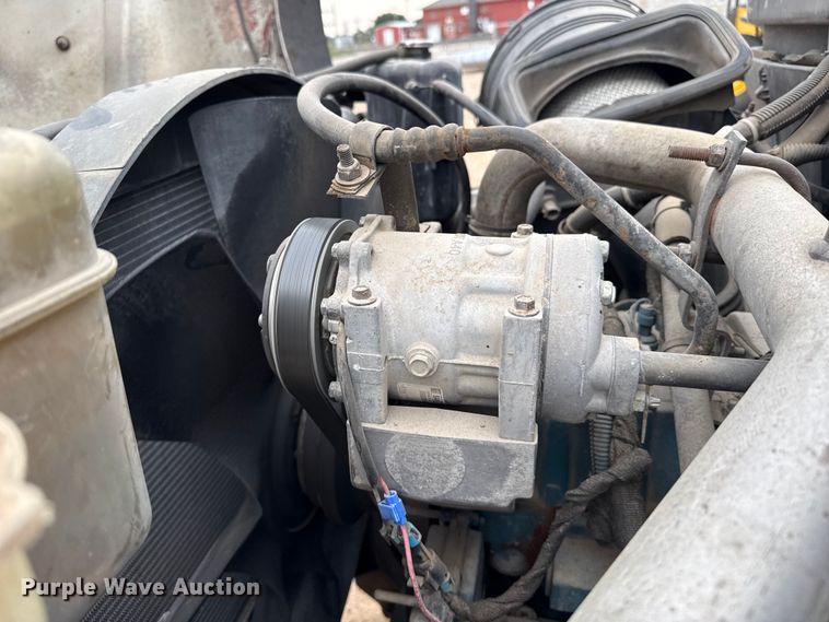 image for item EW4170 2004 International 7400 dump truck