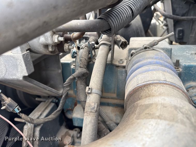 image for item EW4170 2004 International 7400 dump truck