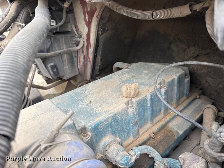 image for item EW4170 2004 International 7400 dump truck
