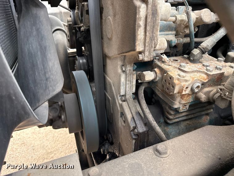 image for item EW4170 2004 International 7400 dump truck