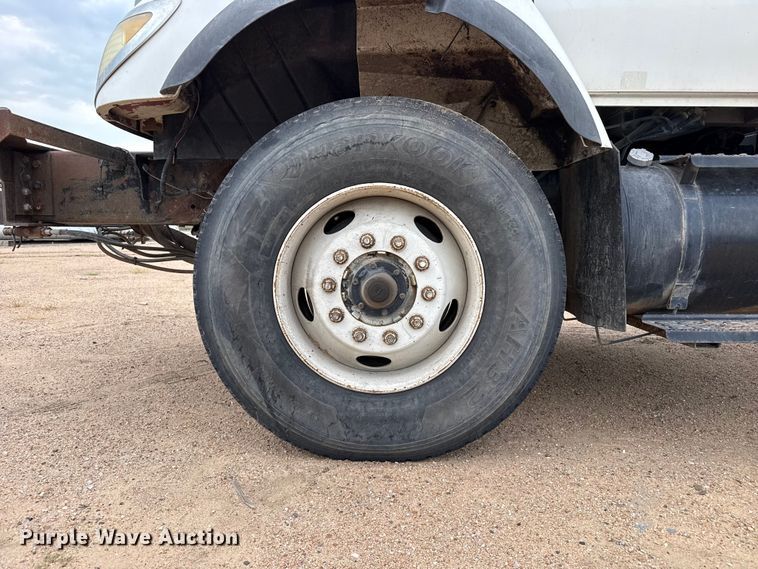 image for item EW4170 2004 International 7400 dump truck