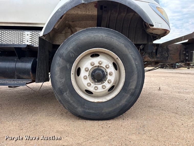 image for item EW4170 2004 International 7400 dump truck