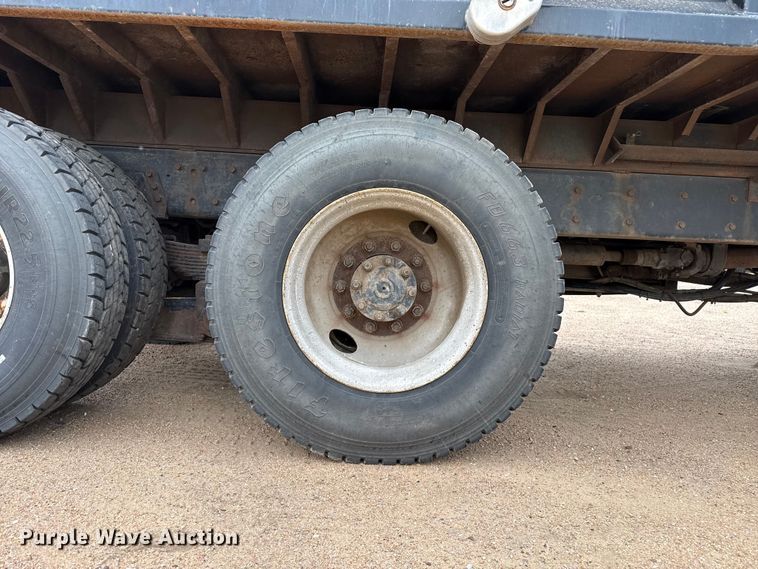 image for item EW4170 2004 International 7400 dump truck