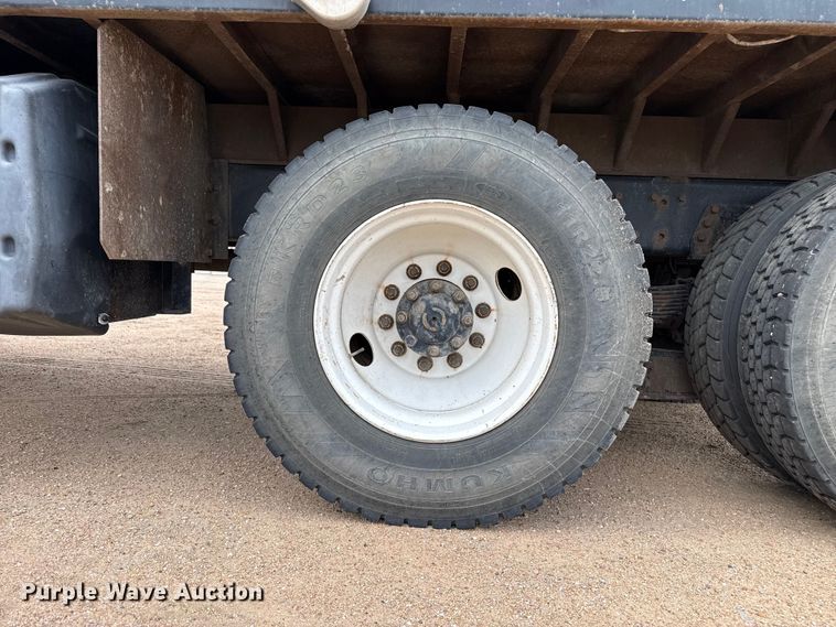 image for item EW4170 2004 International 7400 dump truck